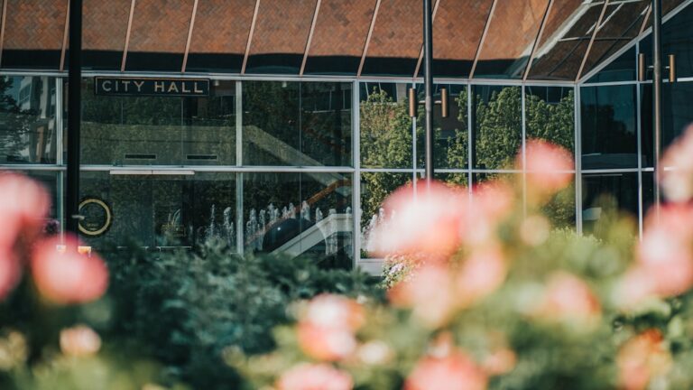 Ostrów Wielkopolski ratusz – historia, ciekawostki i kontekst